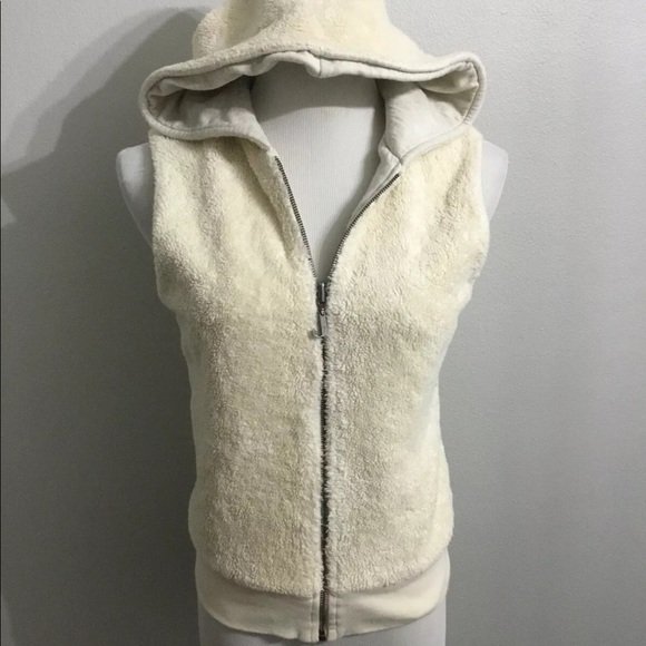 Juicy Couture ivory Sherpa reversible vest - Picture 2 of 4
